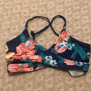 NWT Rip Curl Paradise Found Wrap Top